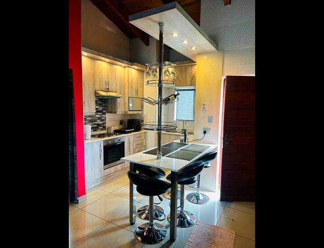 2 BEDROOM APARTMENT FOR SALE IN BRYANSTON